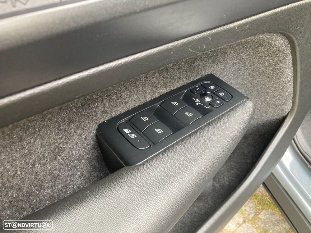 Volvo XC 40 T2 Essential Aut. - 29