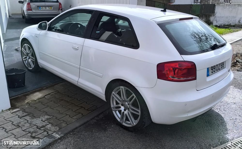 Audi A3 1.6 TDI DPF S line Sport Pack - 3