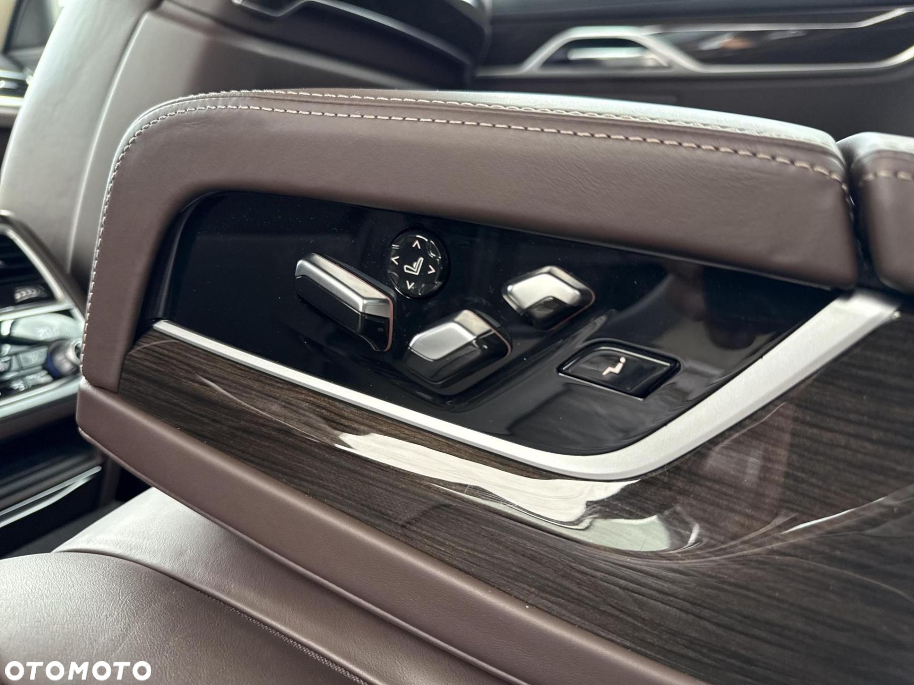 BMW Seria 7 - 21
