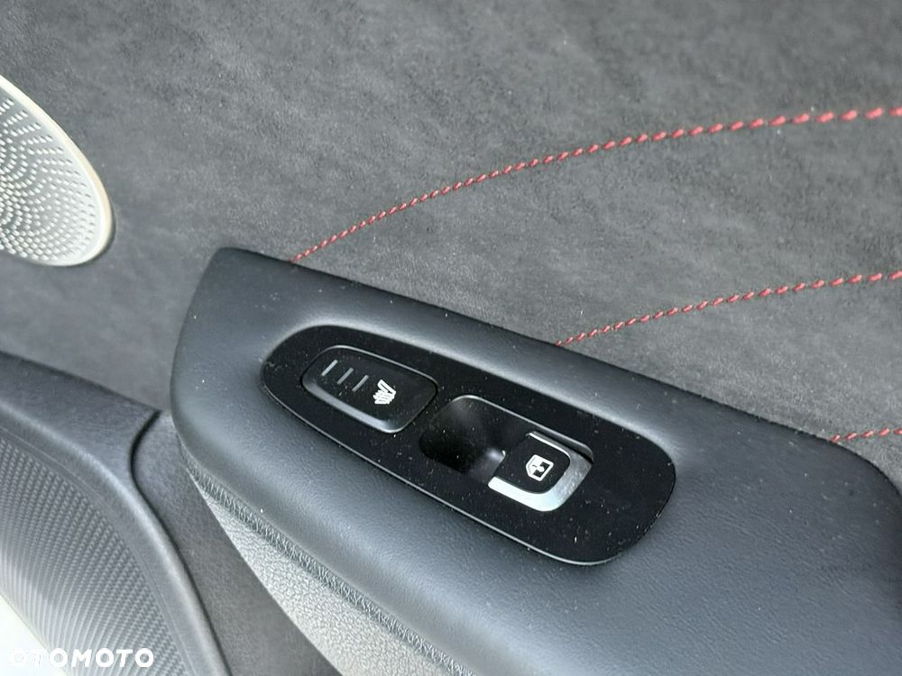 Kia Stinger - 26
