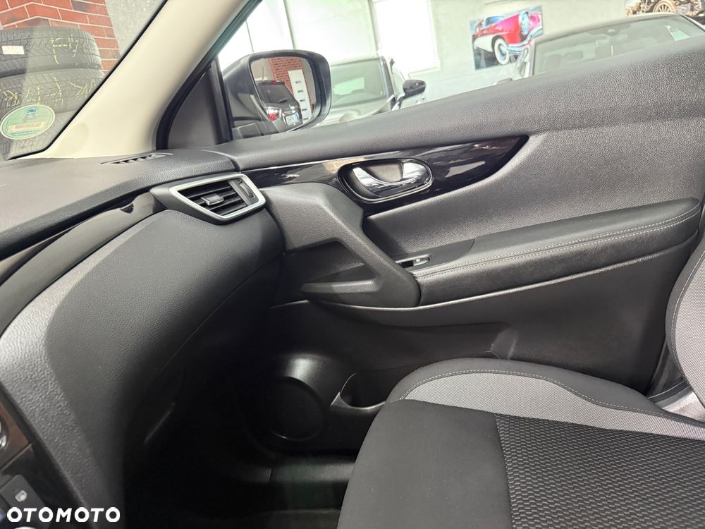 Nissan Qashqai 1.3 DIG-T Acenta DCT - 26