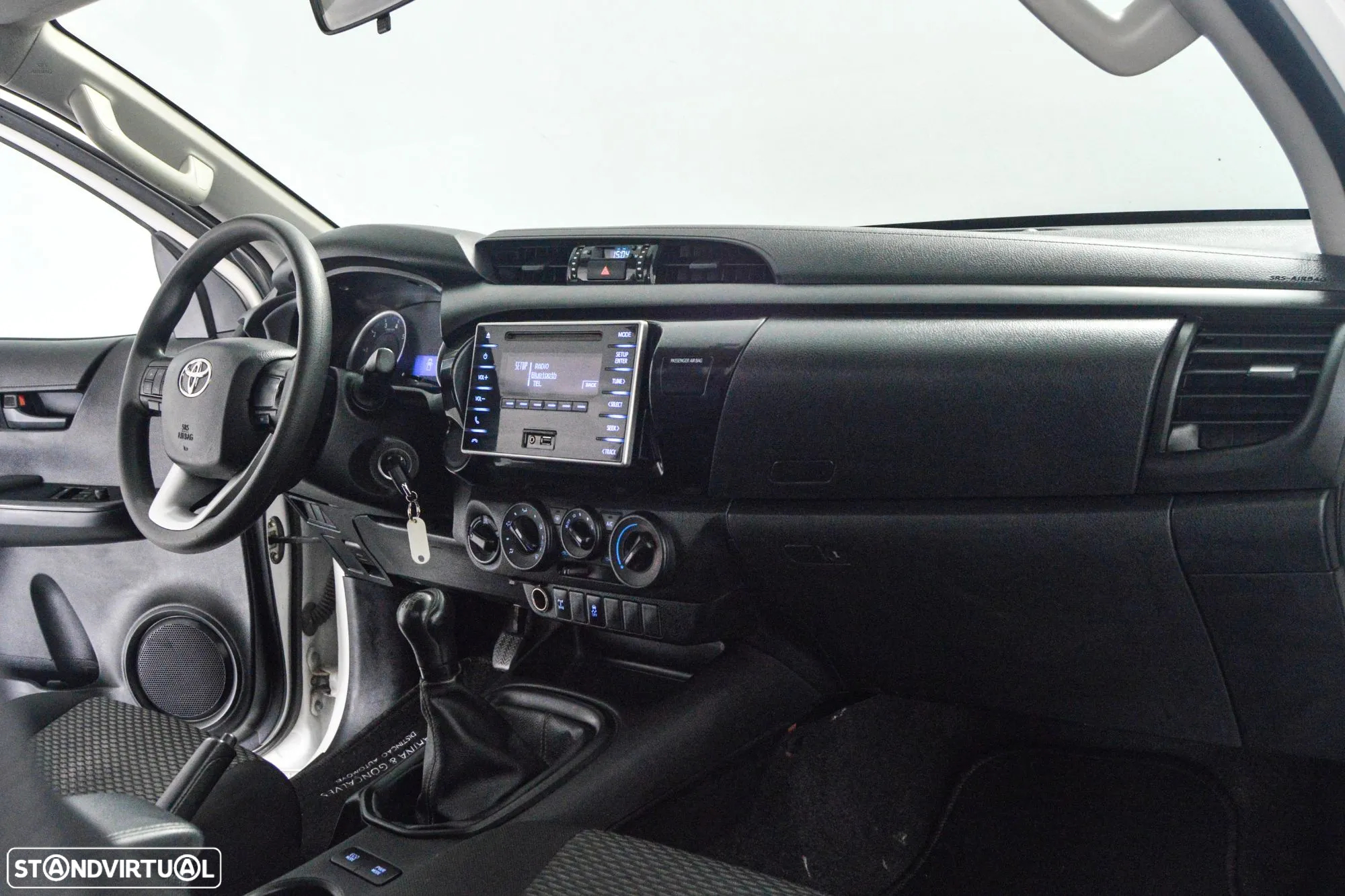 Toyota Hilux 2.4 D-4D 4X4 Cabine Simples 2L - 7