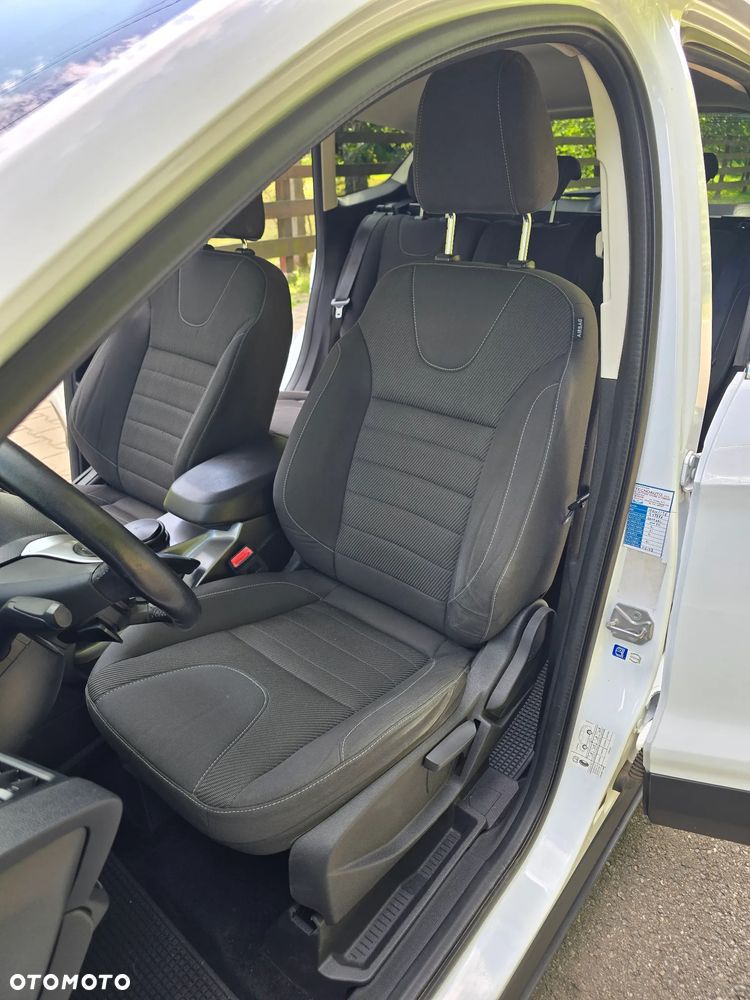 Ford Kuga 2.0 TDCi 2x4 Titanium - 21
