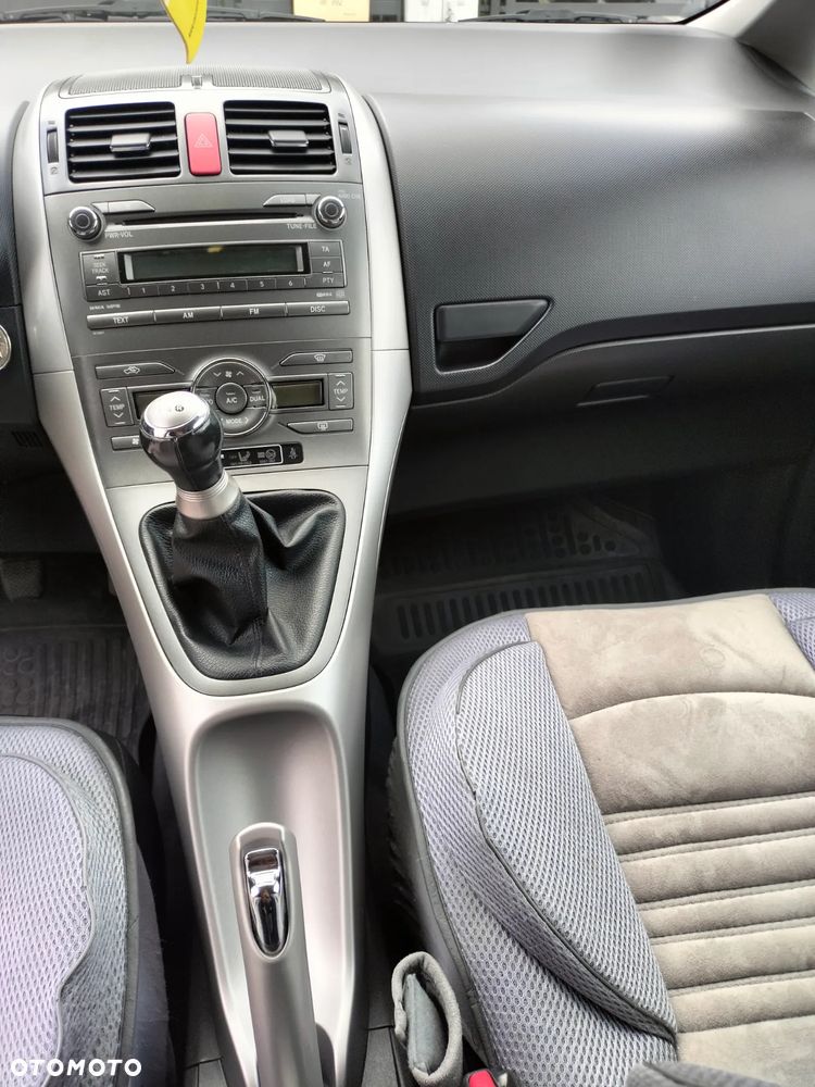 Toyota Auris - 11