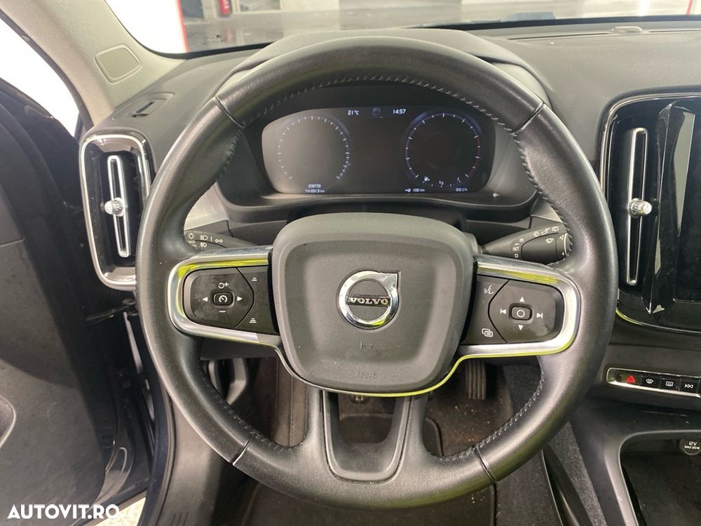 Volvo XC 40 T2 Momentum Pro - 11