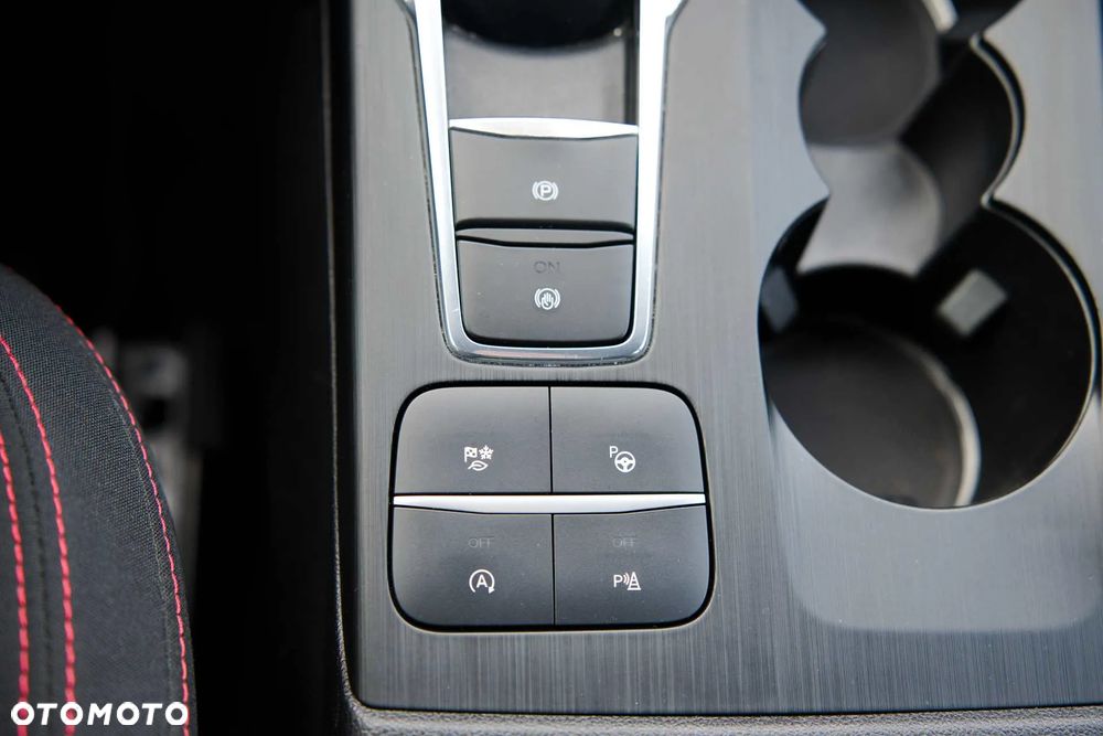 Ford Kuga 2.0 EcoBlue 4x4 ST-LINE - 27