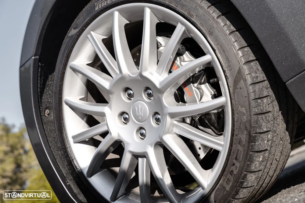 Maserati Grancabrio - 11