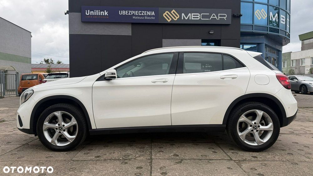 Mercedes-Benz GLA - 4