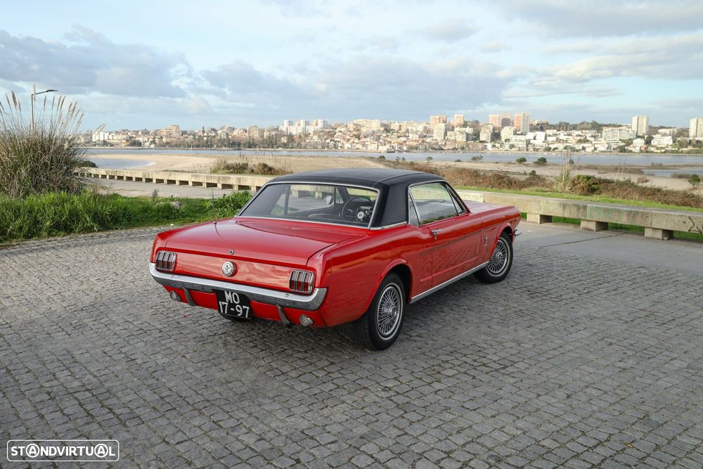Ford Mustang - 6