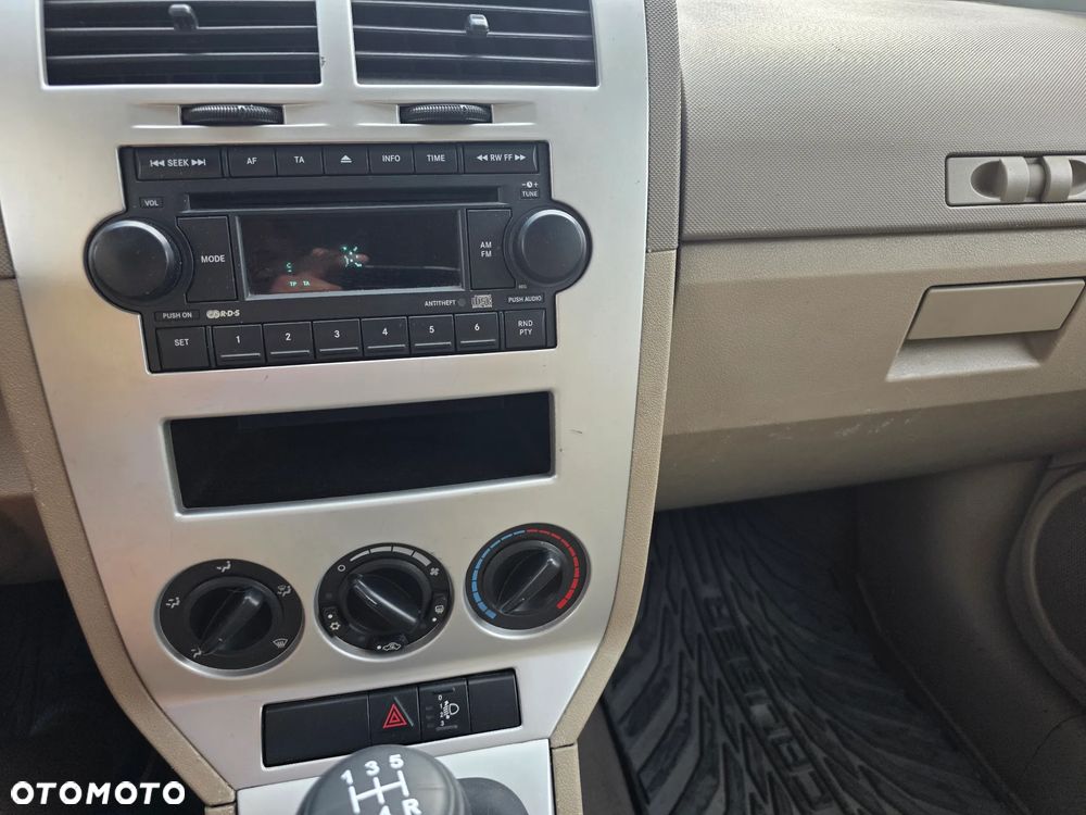 Dodge Caliber 1.8 SE - 9