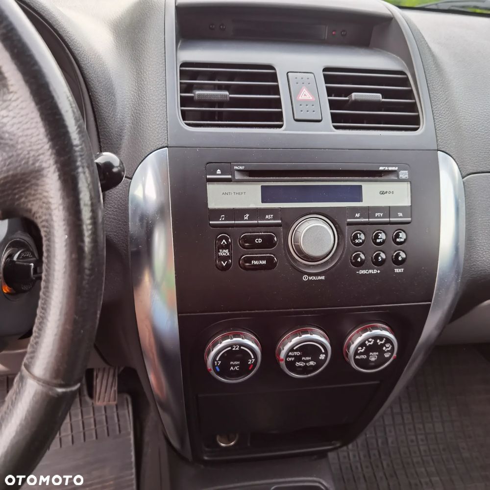 Suzuki SX4 1.6 GLX / Comfort - 12