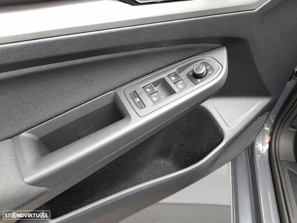 VW Golf Variant 2.0 TDi Conceptline - 13