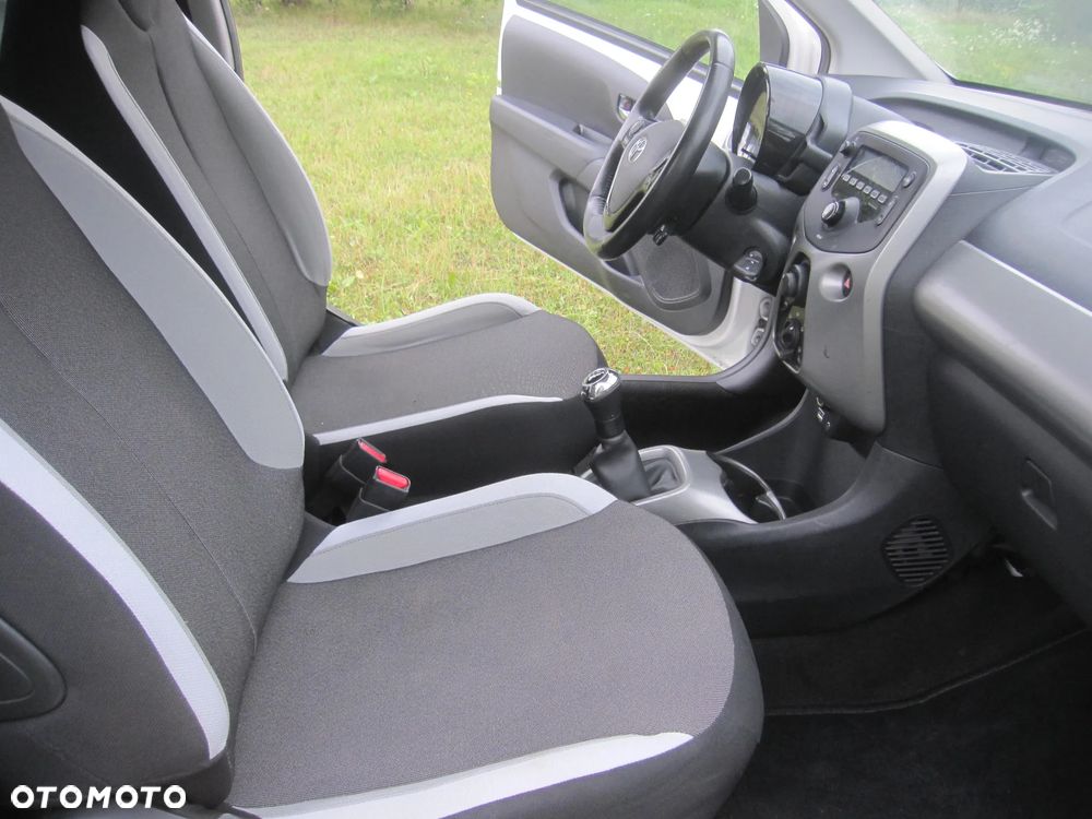 Toyota Aygo x-play club - 12