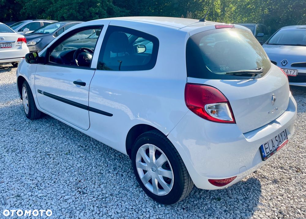Renault Clio 1.2 16V Authentique - 15