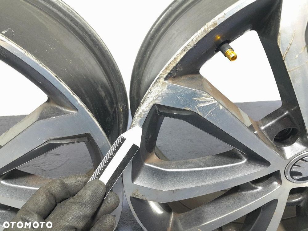 SKODA OCTAVIA III LIFT FELGI ALUMINIOWE 7JX17 ET 49 5X112 5E0601025BQ - 4