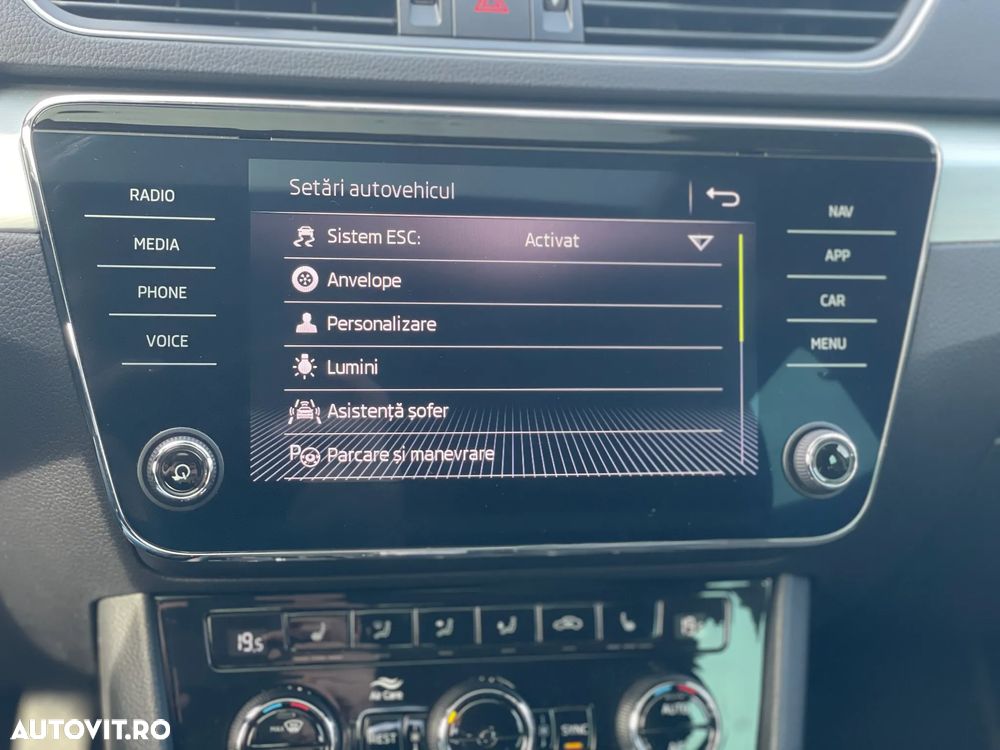 Skoda Superb 2.0 TDI DSG Premium Edition - 25