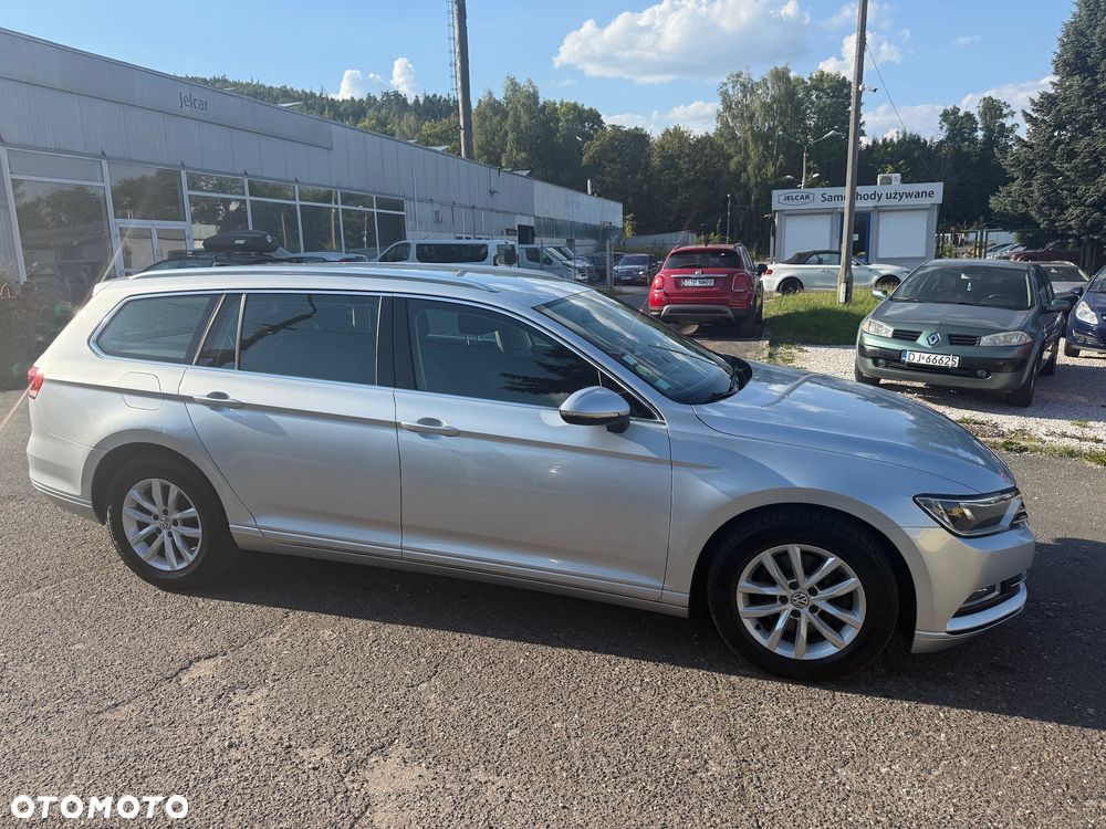 Volkswagen Passat ver-variant-1-6-tdi-scr-dsg-comfortline - 4