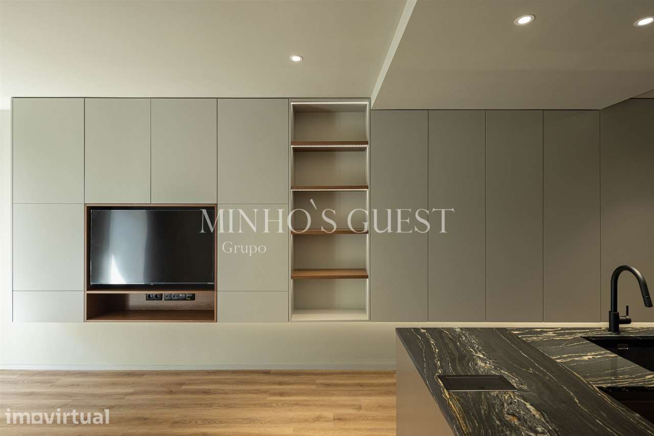 Apartamento T1 (61m2) c/ Varanda - Centro Histórico Braga - Grande imagem: 2/10
