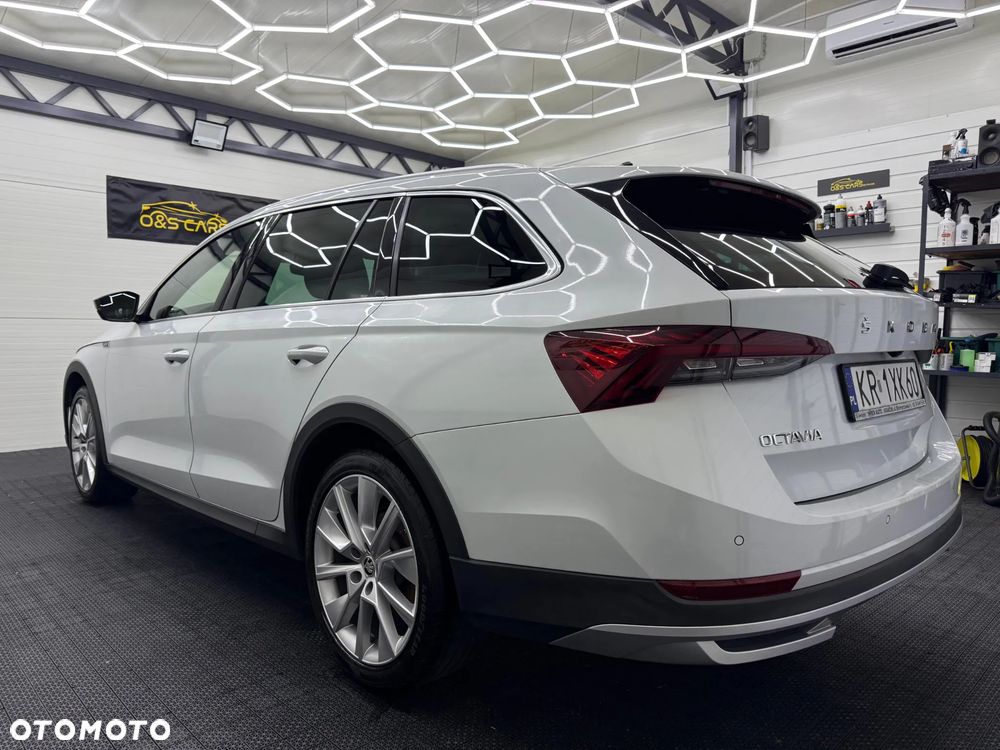 Skoda Octavia 2.0 TDI 4x4 Scout DSG - 1