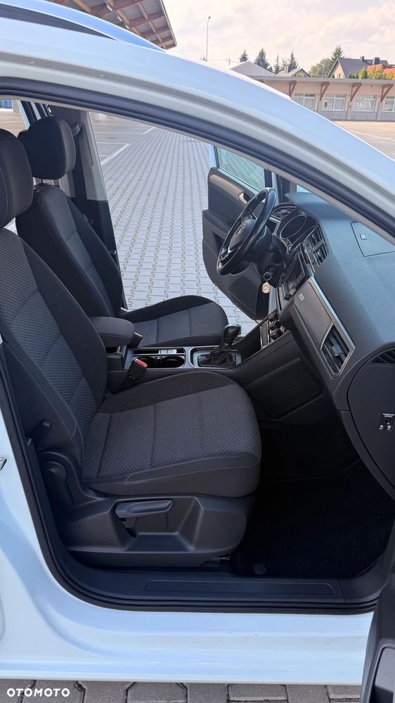 Volkswagen Touran 1.6 TDI SCR (BlueMotion Technology) DSG Trendline - 11