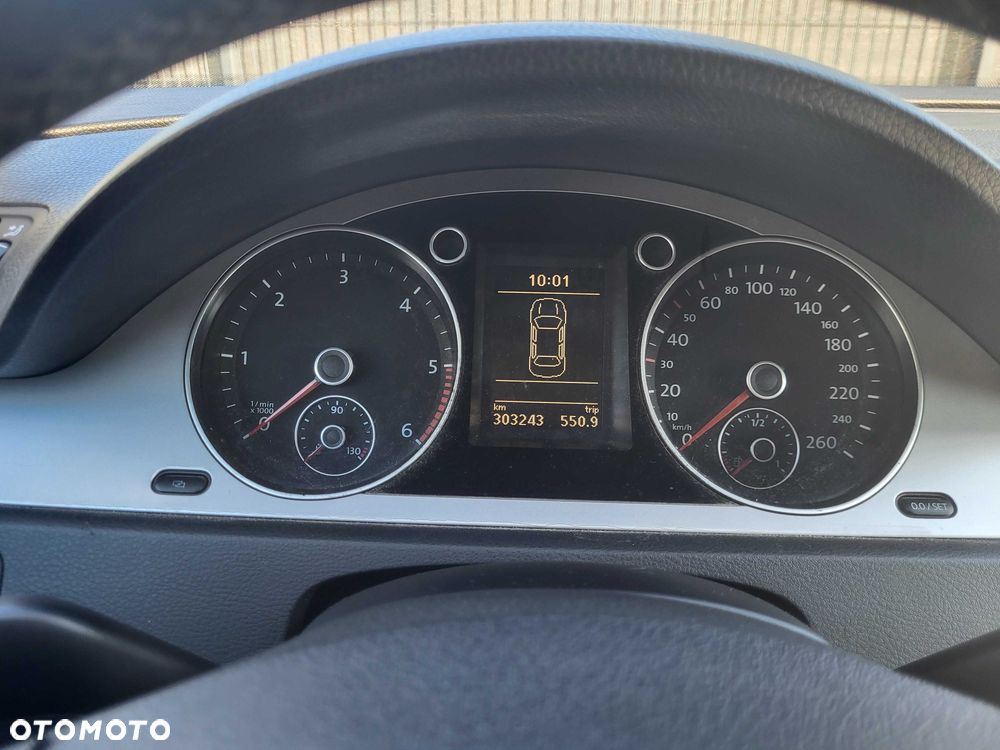 Volkswagen Passat - 5