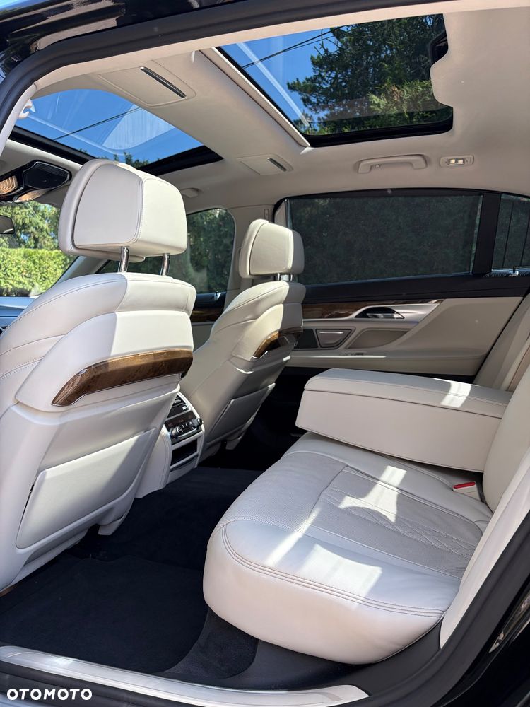 BMW Seria 7 740Li - 23