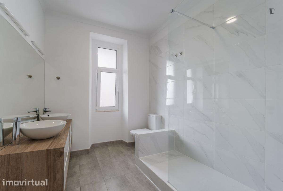 Quarto - localizado em Penha de França Lisbon - Grande imagem: 3/8