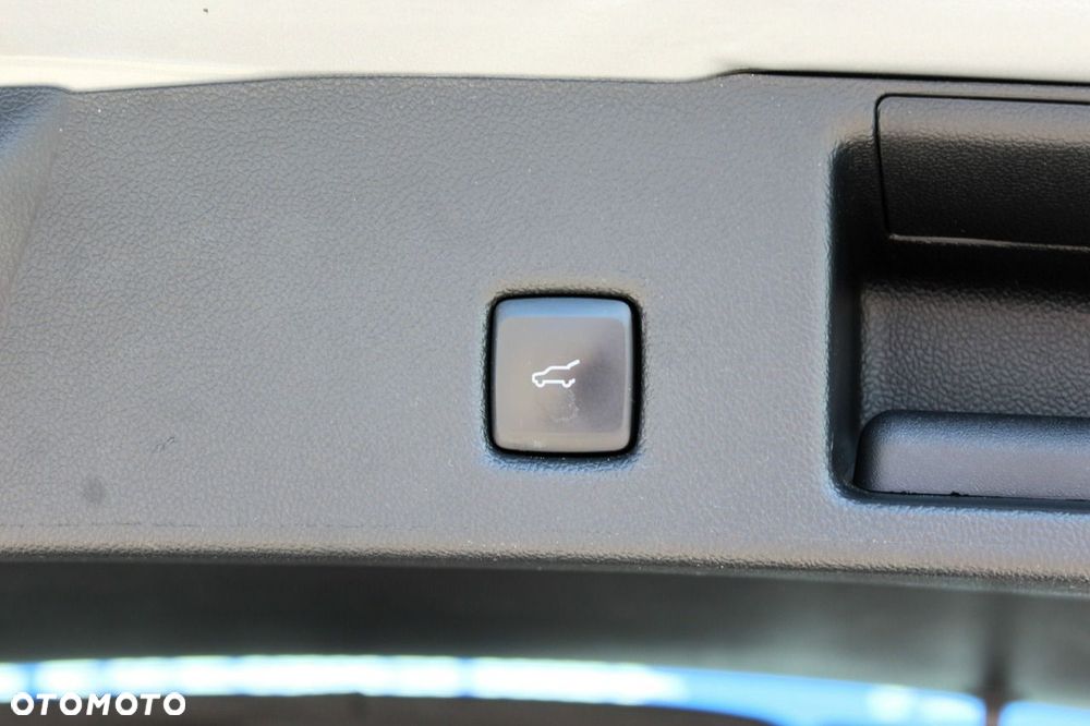 Ford Kuga 2.5 Duratec FHEV ST-LINE - 20