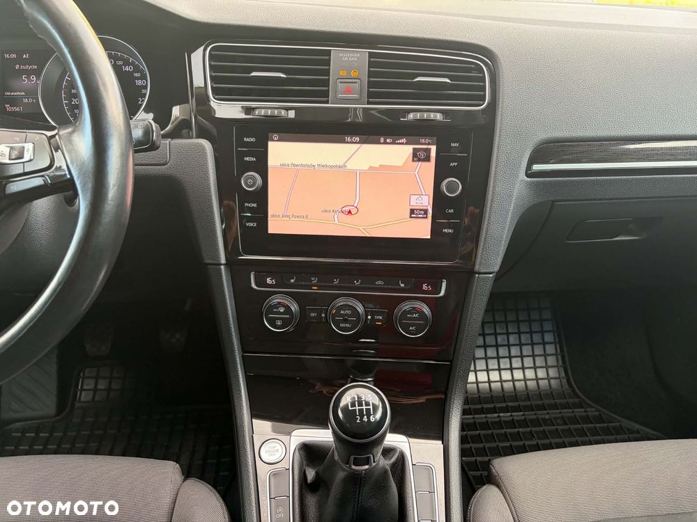 Volkswagen Golf 1.4 TSI BMT Highline - 25