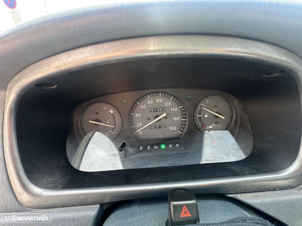 Daihatsu Sirion - 12