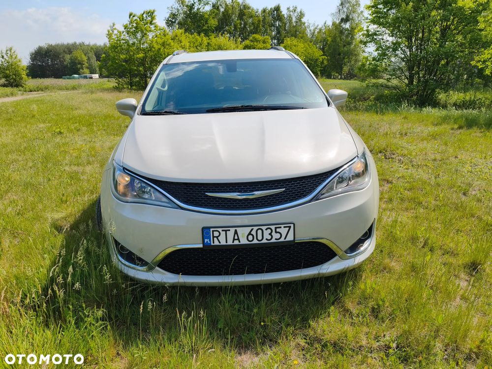Chrysler Pacifica - 4