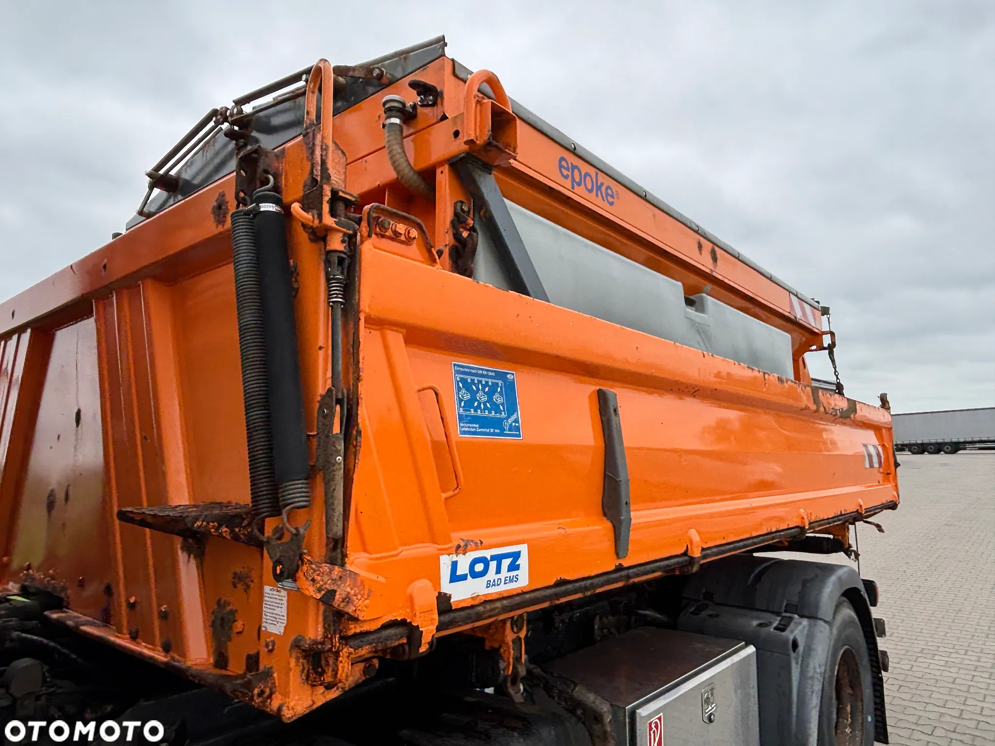 MAN 18.320 4x4 stały napęd na wał , kiper Meiller , posypywarka EPOKE, czołownica do pługa , sterowanie, manual , - 24