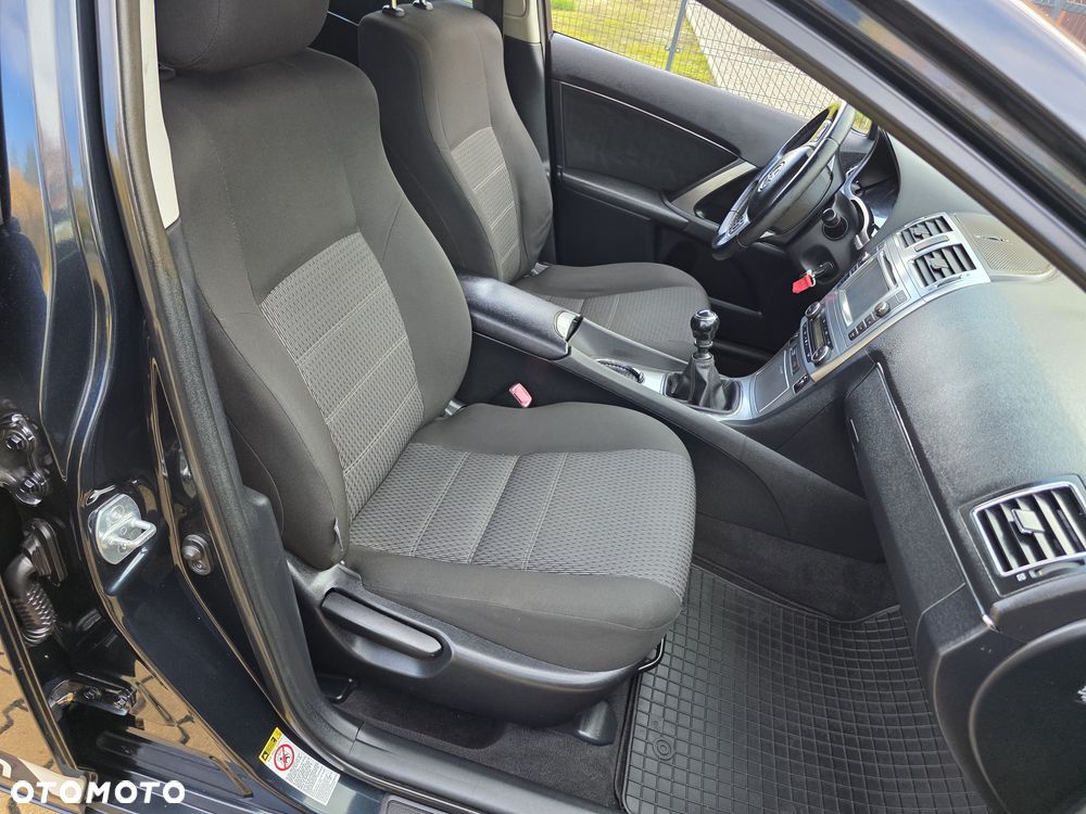 Toyota Avensis - 16