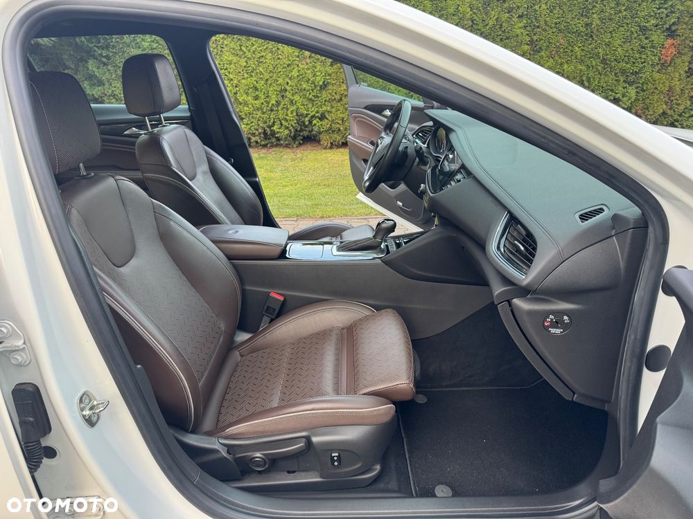 Opel Insignia Sport2.0 Direct InjTurbo 4x4 Business Innovation - 25