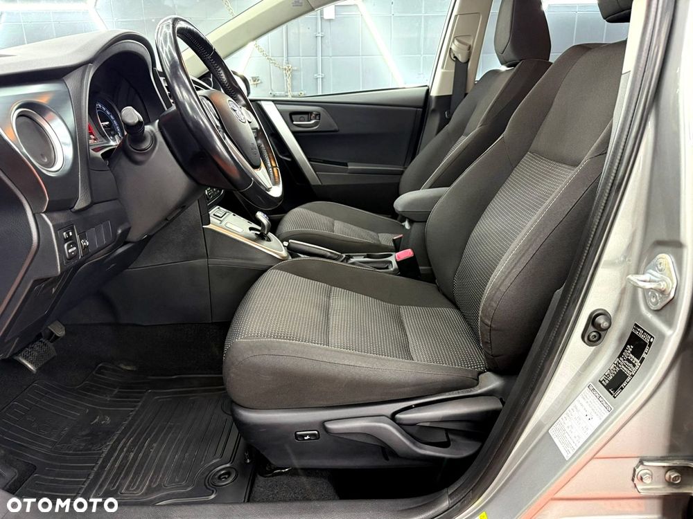 Toyota Auris - 25