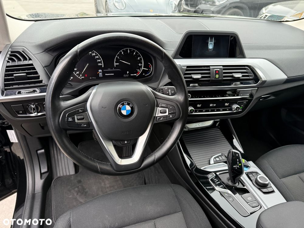 BMW X3 xDrive20i Advantage - 13