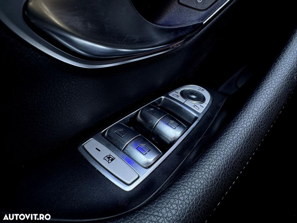 Mercedes-Benz E - 12