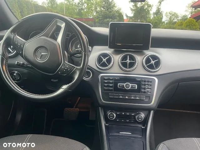 Mercedes-Benz GLA 220 CDI - 10