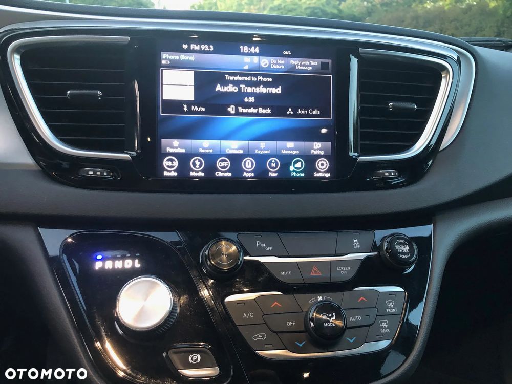 Chrysler Pacifica - 11