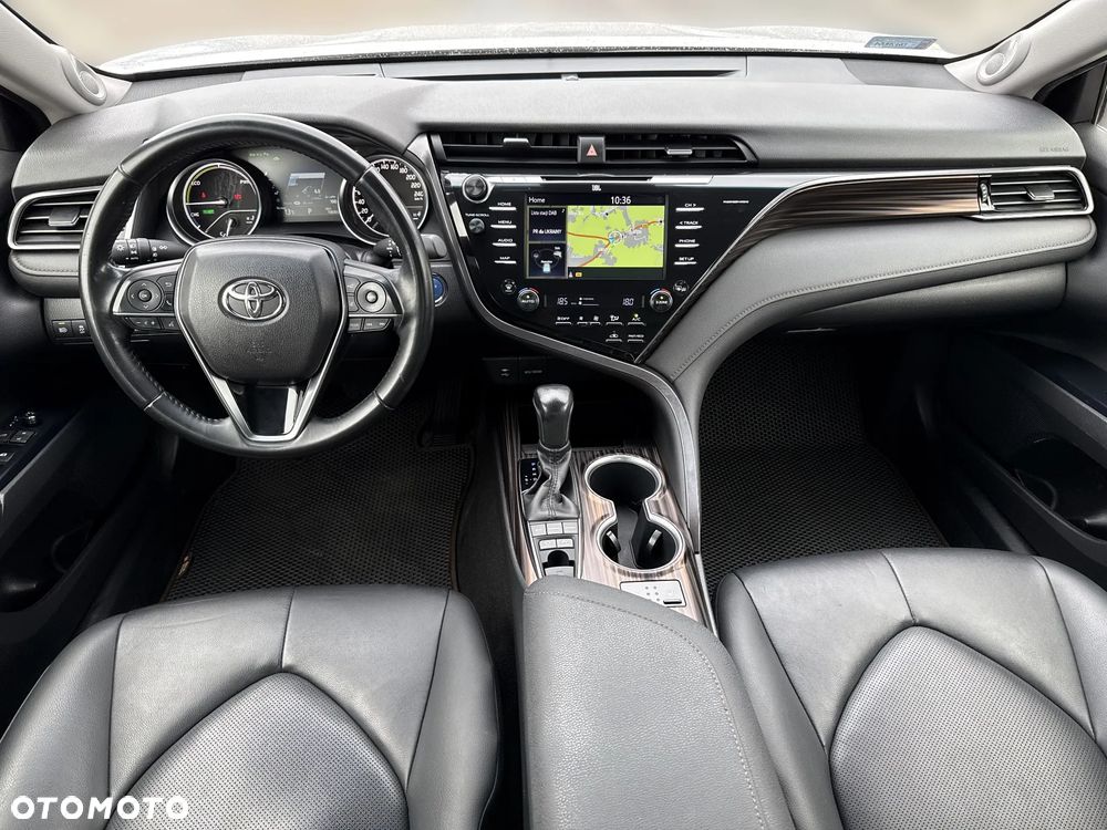 Toyota Camry 2.5 Hybrid Executive CVT - 10