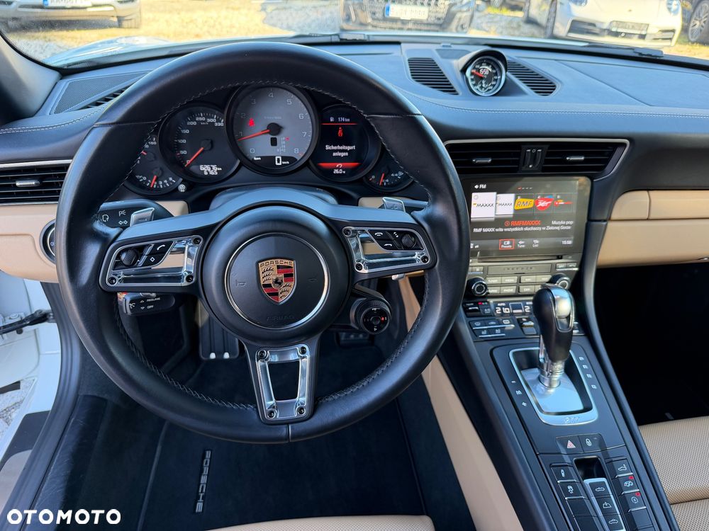 Porsche 911 Carrera S PDK - 24
