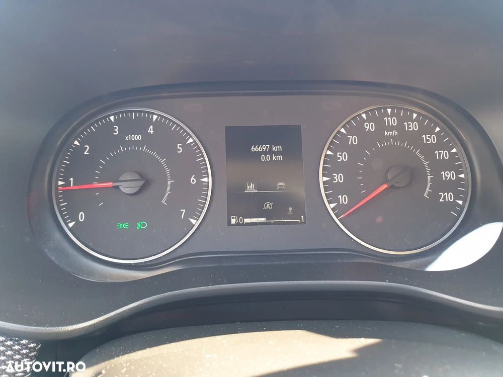 Dacia Logan TCe 90 MT6 Prestige - 35