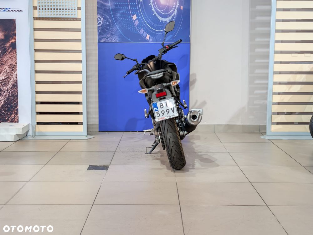 Yamaha MT - 8