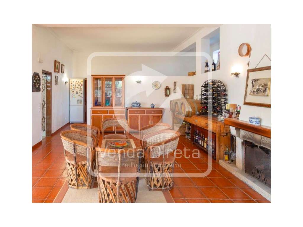 Moradia V6 com anexo T2 com terreno de 7.480 m2 em Arruda dos Vinho... - Grande imagem: 4/31