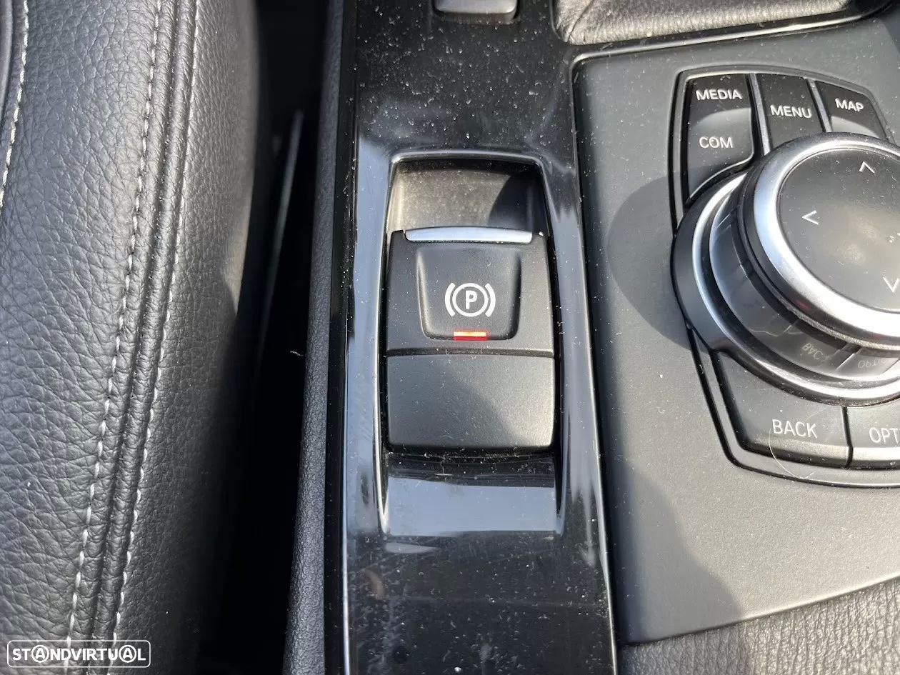 BMW X1 16 d sDrive Auto - 28