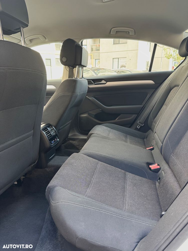 Volkswagen Passat Variant 2.0 TDI DSG Highline - 9