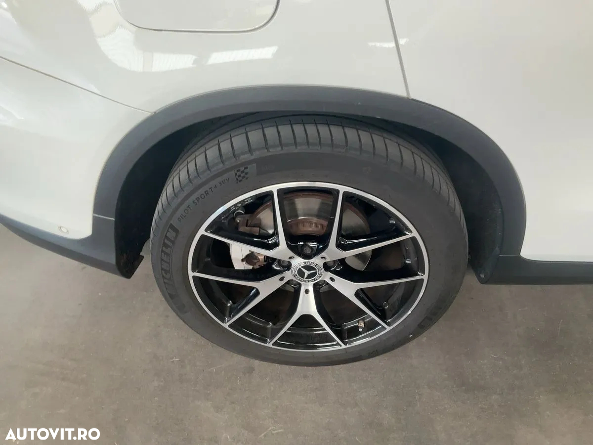 Mercedes-Benz GLC 300 d 4MATIC - 8