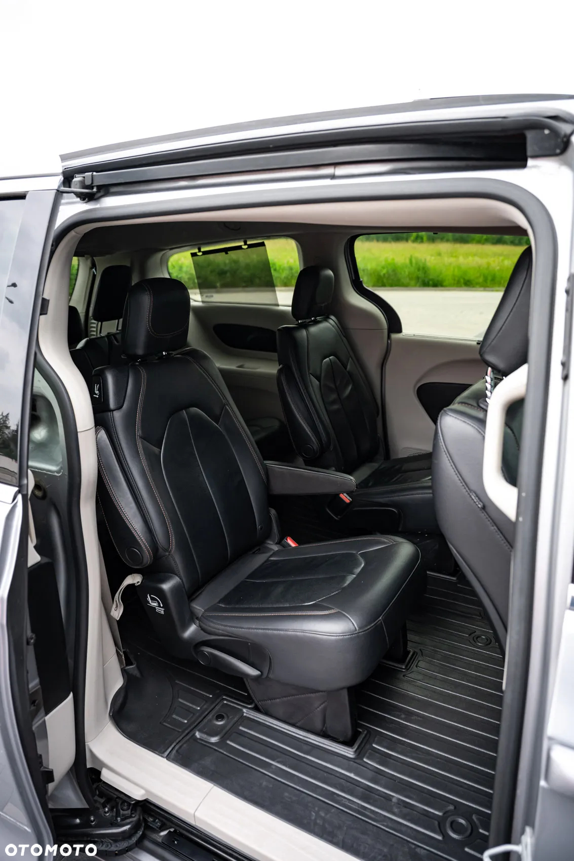 Chrysler Pacifica - 19