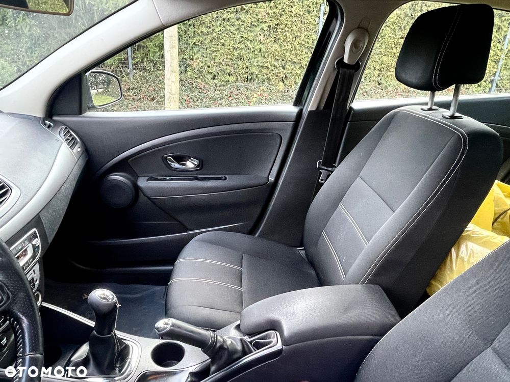 Renault Fluence ver-1-6-16v-limited - 29
