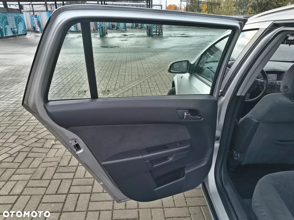 Opel Astra 1.6 Enjoy - 23